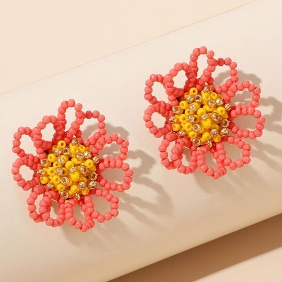 NEW CORAL RICE BEAD STUD EARRINGS - Picture 1 of 9